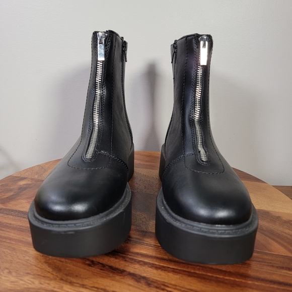 Black Ankle Boots with Zipper - Picture 5 of 12